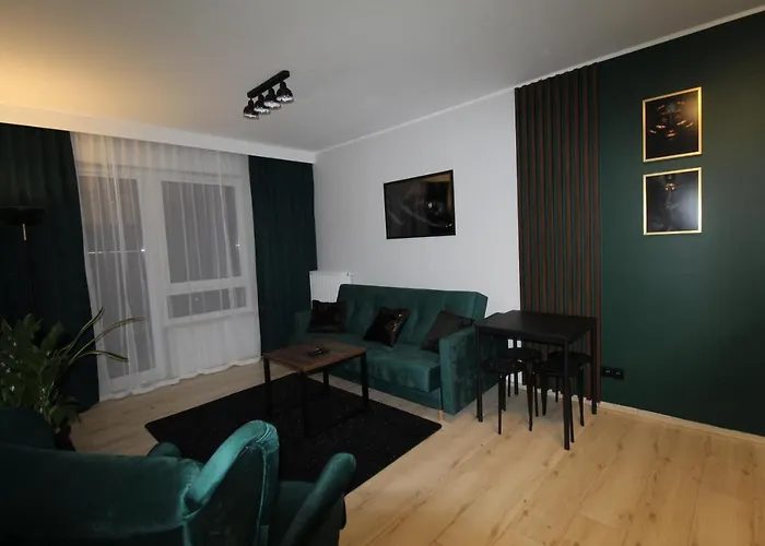 New Apartment Mona Warsaw Green